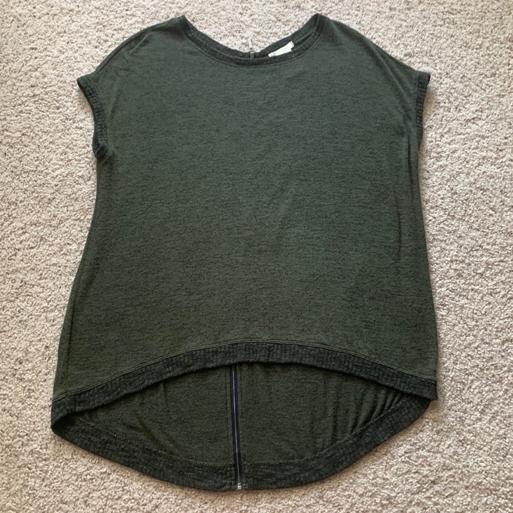 Olive Green Shortsleeved High-low Sweater